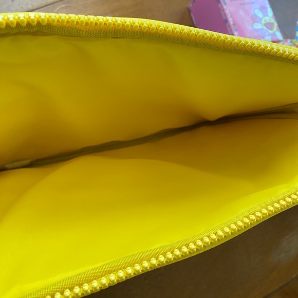 Marc Jacobs Fragrances Daisy Murakami Pink Eau de Parfum with Laptop Case - Picture 8 of 12